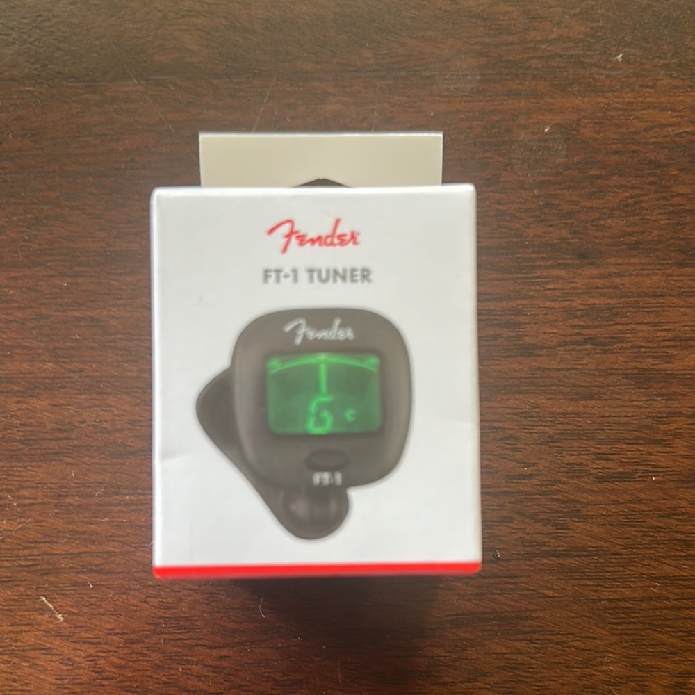 Fender FT-1 Clip-On Tuner in Black with Green Display